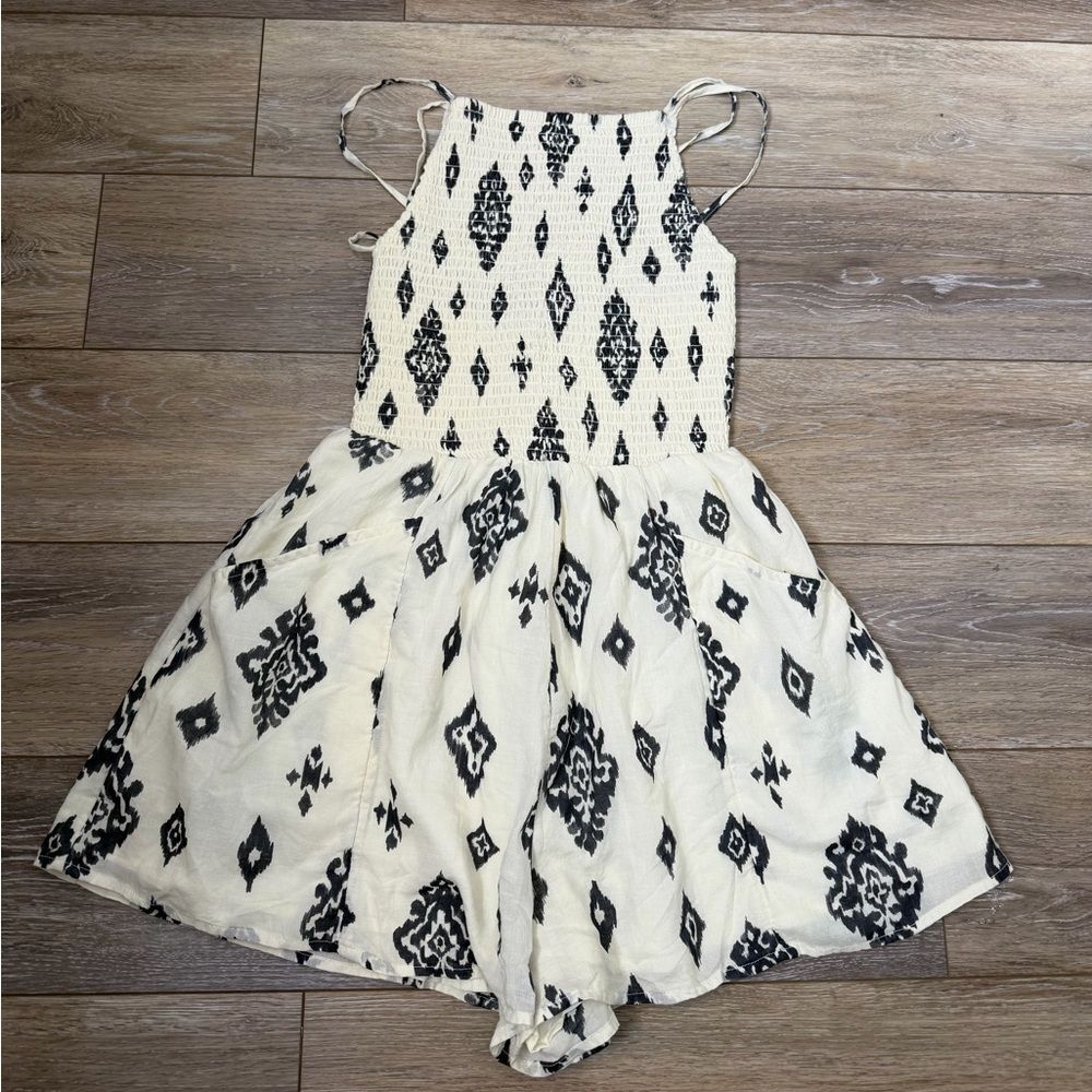 American Eagle Black and White Patterned Romper Sz S